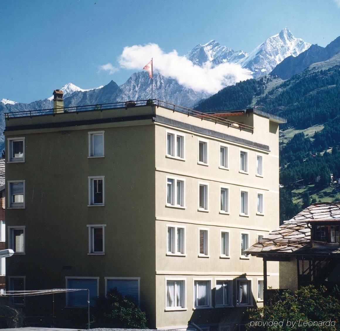 Le Petit Charme-Inn Zermatt Exterior photo